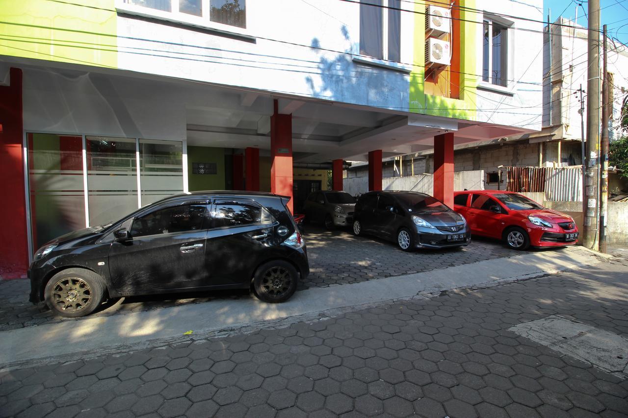 فندق Reddoorz Plus Near Lippo Plaza Jogjakarta المظهر الخارجي الصورة